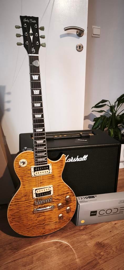 Guitare Harley Benton+ ampli Marshall code 50 + foot Switch, Musique & Instruments, Instruments à corde | Guitares | Électriques