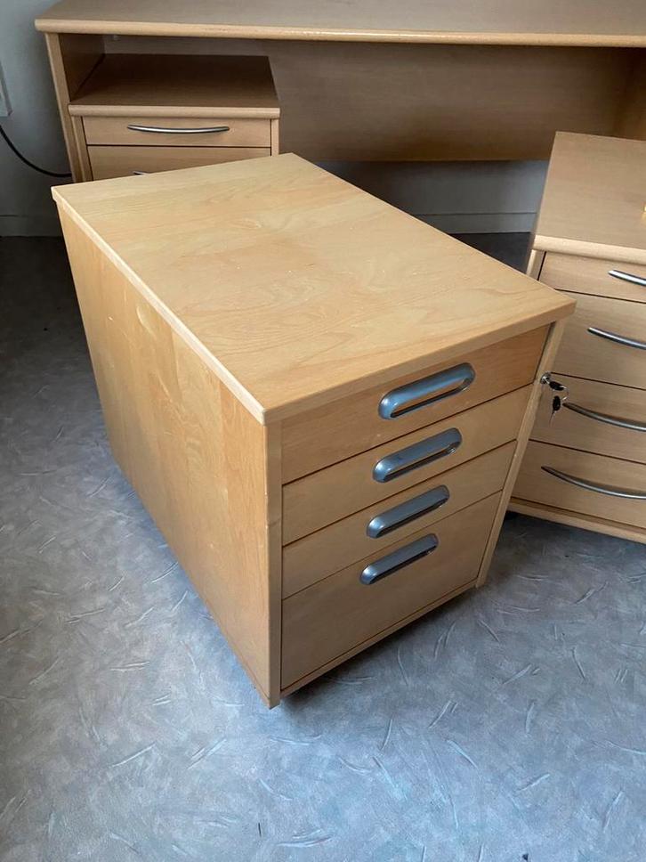 Volledige bureau, Huis en Inrichting, Kasten | Ladekasten, Zo goed als nieuw, Ophalen