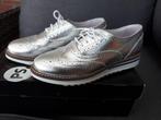 Elegante zilveren damesschoen, Kleding | Dames, Overige kleuren, Ophalen of Verzenden, Zo goed als nieuw, Sneakers