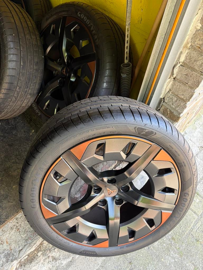 Jantes Seat Cupra Formentor 19 pouces pneus ete comme neufs, Autos : Pièces & Accessoires, Pneus & Jantes, Enlèvement, 19 pouces