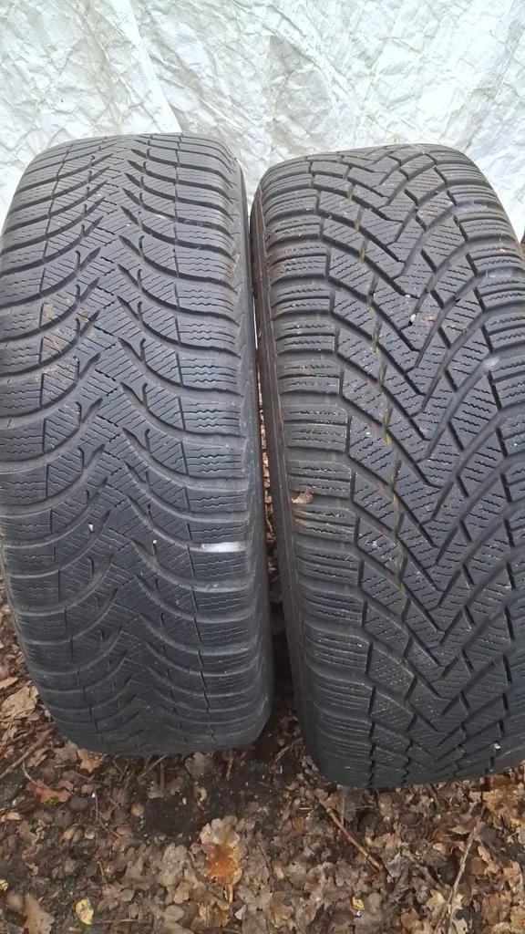 Winterbanden Michelin en continental 205/85 r16H, Auto-onderdelen, Banden en Velgen, Winterbanden, Ophalen