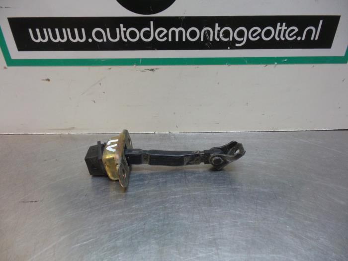 Butée 4portes avant gauche d'un Mitsubishi Space Wagon (Spa, Autos : Pièces & Accessoires, Carrosserie & Tôlerie, Mitsubishi, Utilisé