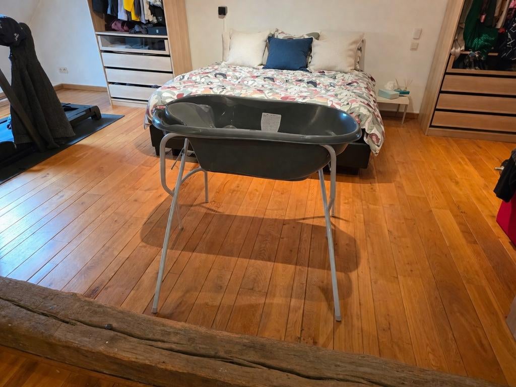 Baignoire avec pieds.