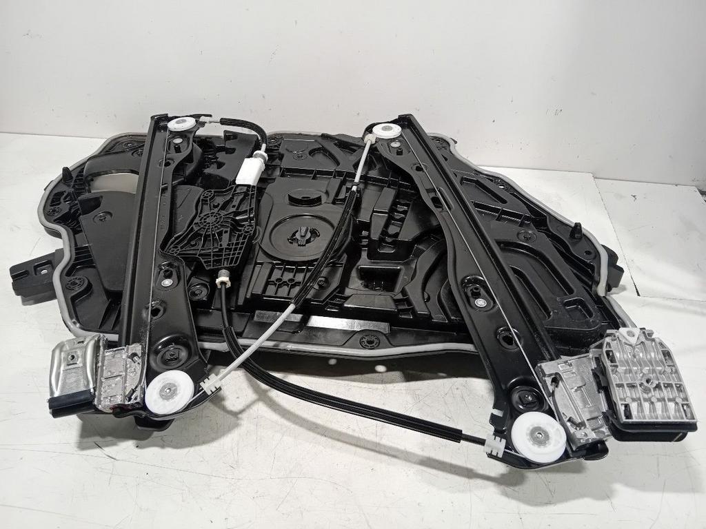 Raammechaniek elektrisch rechts voor Tesla Model, Onderdelen@venauto.nl, Van der Ven Autorecycling B.V., Gebruikt, Ettenseweg 76, 4706 PB Roosendaal, The Netherlands
