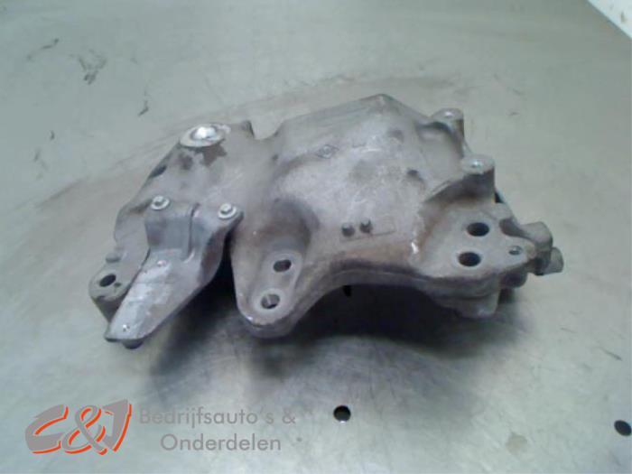 Motorsteun van een Renault Trafic, Gebruikt, -, Renault, -