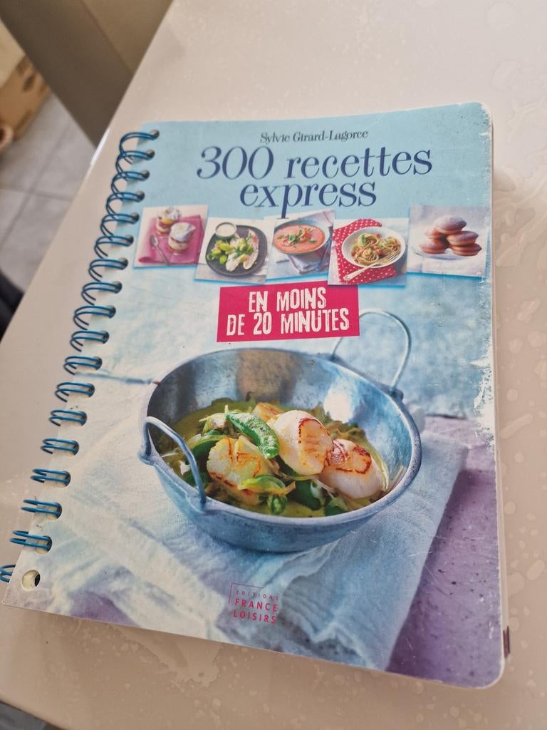 Livre  de 300 recettes express, Enlèvement ou Envoi