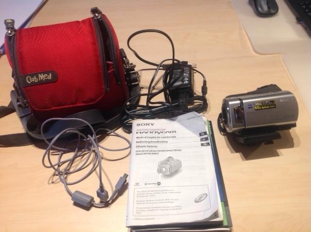 Handycam Compact  Sony inclusief prof. handig statief, TV, Hi-fi & Vidéo, Caméscopes numériques, Utilisé, Sony, Enlèvement