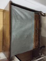 Een schoenen of TV kastje met doek aan je kunt het doek ook, Enlèvement