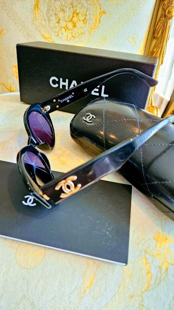 Chanel zonnebril Authentic ( Unisex ), Handtassen en Accessoires, Zonnebrillen en Brillen | Dames, Zo goed als nieuw, Zonnebril