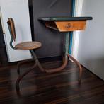 Vintage schoolbank, Ophalen