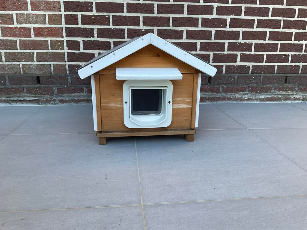 Kattenhuis met micro chip luik, geisoleerd voor buiten, Dieren en Toebehoren, Ophalen, Zo goed als nieuw