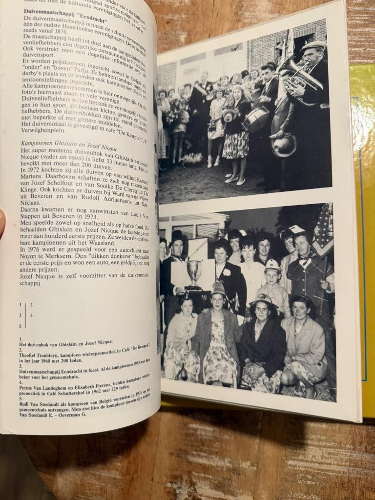 Haasdonk in Heden en verleden Deel 1 & 2, Boeken, Gelezen, Ophalen of Verzenden, Petrus Van Landeghem, 17e en 18e eeuw