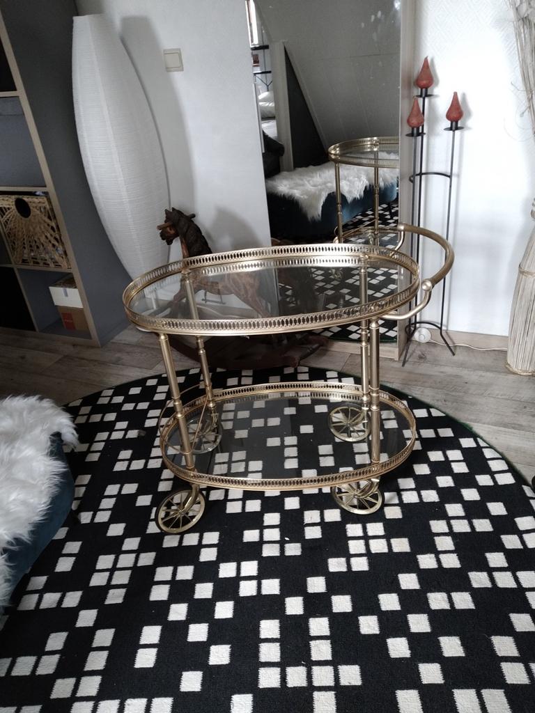 Déserte métal doré et vitre année 1980, Enlèvement