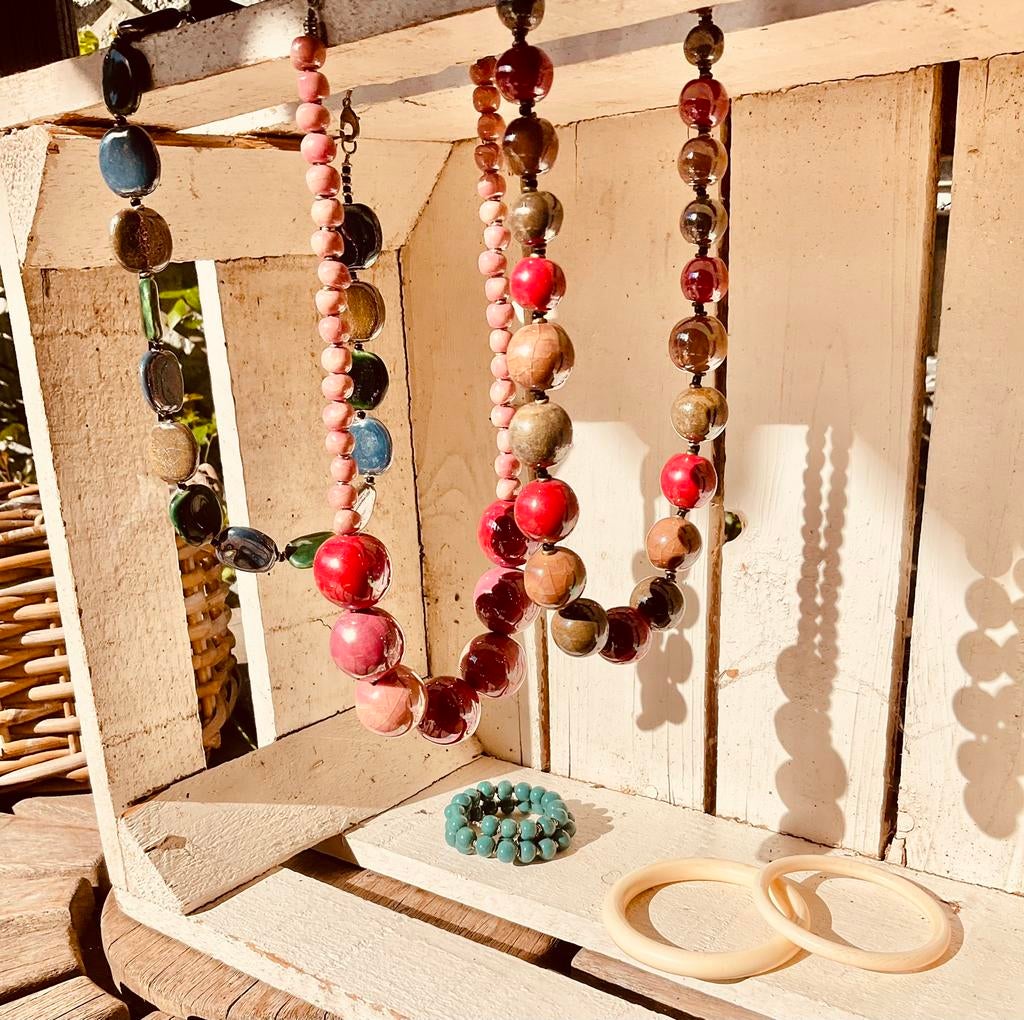 Kazuri halskettingen handmade in Kenya, keramisch materiaal, Handtassen en Accessoires, Kettingen, Ophalen, Verstelbaar, Overige kleuren