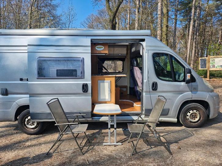 Off-grid campervan - compact met alle comfort, Caravans en Kamperen, Mobilhomes, Particulier, tot en met 3, Buscamper of Camperbus