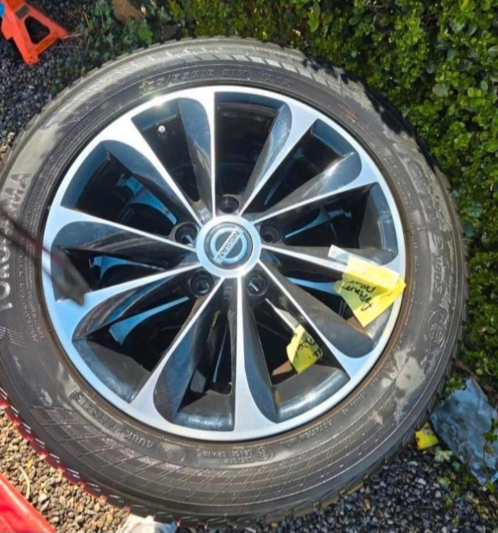 5/114.3 205 55 16  contre 5/120 245 45 18 ou a vendre, Autos : Pièces & Accessoires, Pneus & Jantes, Pneu(s), 18 pouces, Autre