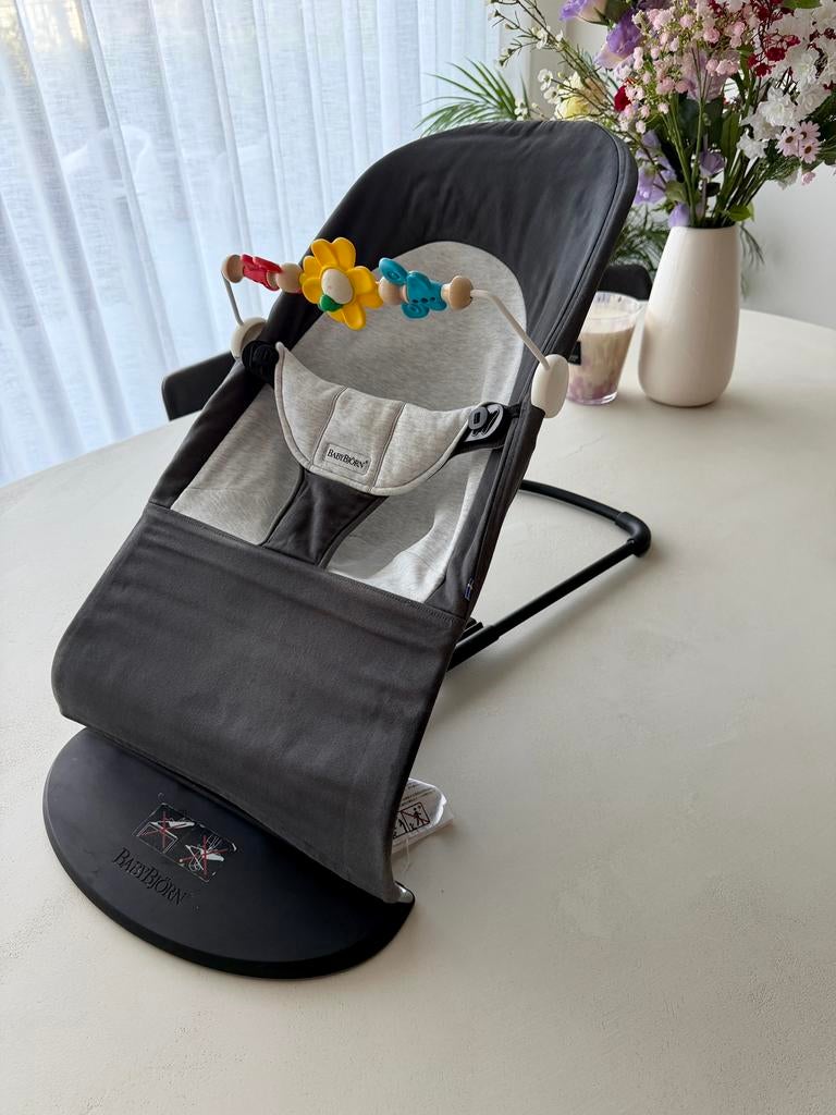 Baby Björn wipstoel wipper met extra hoes en speelboog, Kinderen en Baby's, Wipstoeltjes, Ophalen, Zo goed als nieuw, Wipstoel
