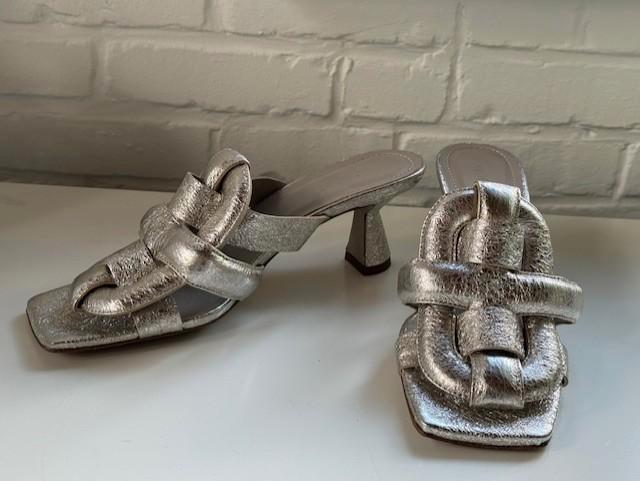 Ongedr Morobé sandaaltjes, zilverkleur, mt 40, Kleding | Dames, Schoenen, Nieuw, Sandalen of Muiltjes, Overige kleuren, Verzenden