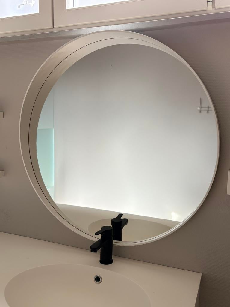 Ronde witte spiegel, Huis en Inrichting, Woonaccessoires | Spiegels, Ophalen, Zo goed als nieuw