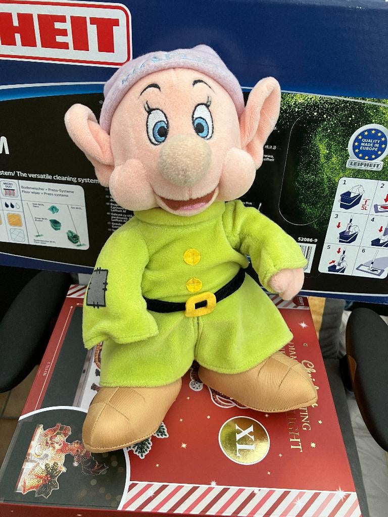 Dopey knuffel ( Disneyland Parijs ) Sneeuwwitje, Ophalen of Verzenden, Sneeuwwitje of Doornroosje, Knuffel