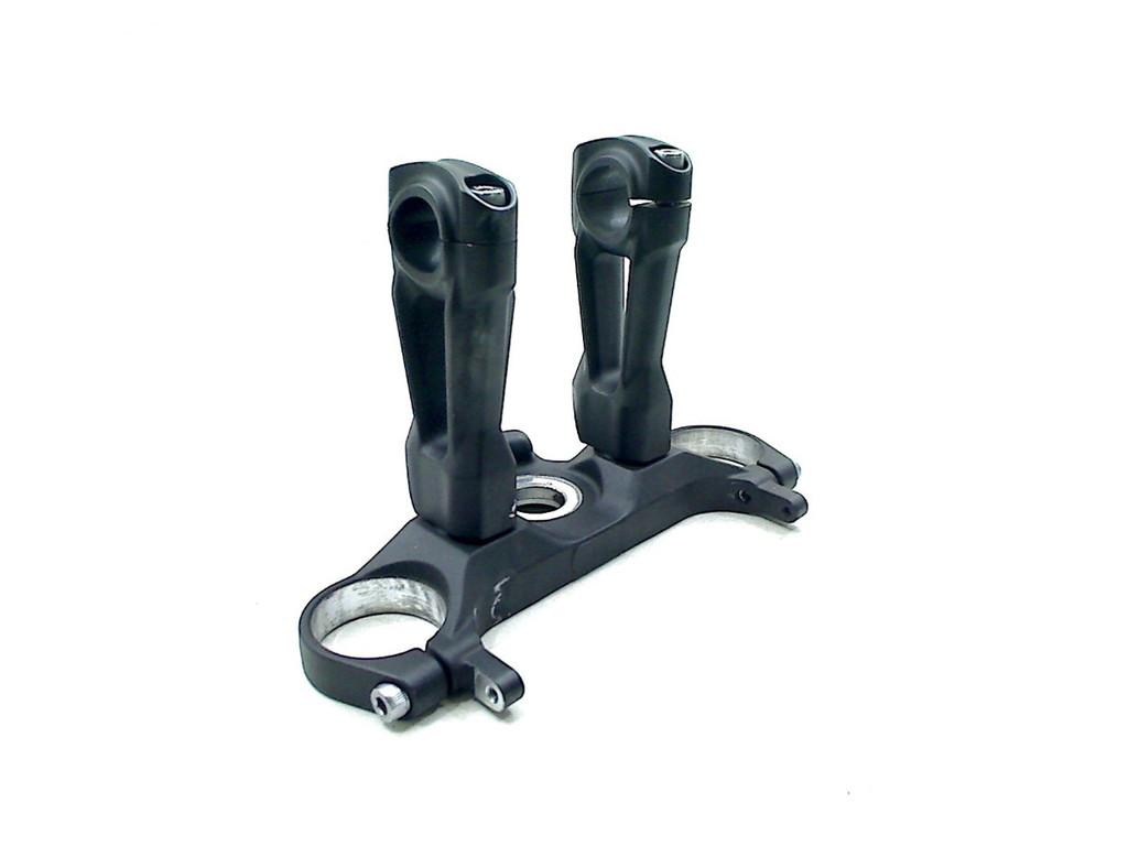 TOP YOKE TROIS POINTS Yamaha MT 09 2021-2023 (MT09 B7N), Dhr. S. di Majo, Utilisé, Info@cama-motorparts.nl, P.J. Troelstraweg 8 8
3144 CX  MAASSLUIS, NL