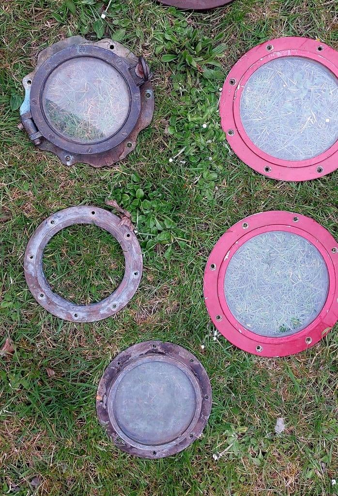 Patrijspoorten, Ophalen