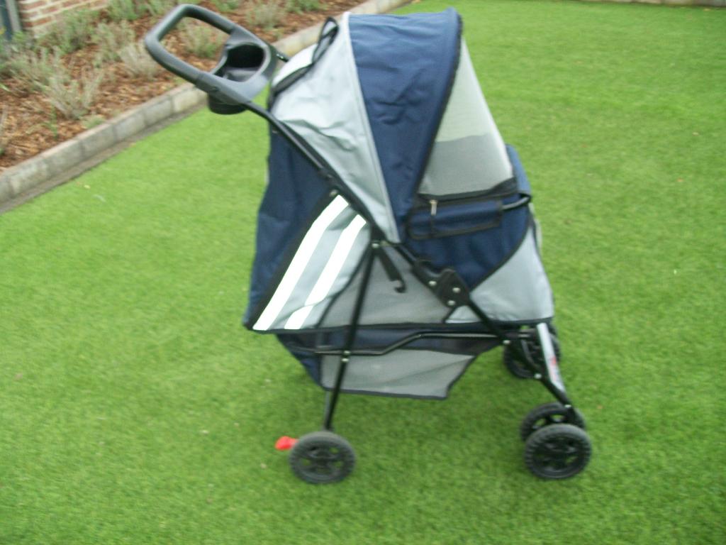 Honden(katten)buggy Inno-pet, Ophalen, Zo goed als nieuw