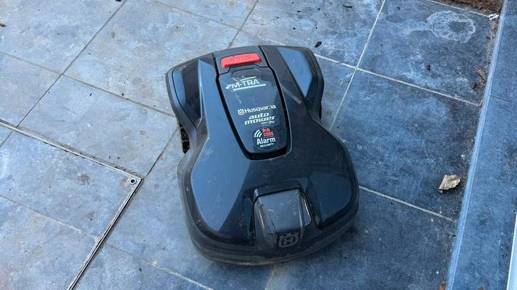 Robotmaaier AM 310 Husqvarna, Jardin & Terrasse, Tondeuses robotisées, Utilisé, 20 à 25 cm, Enlèvement