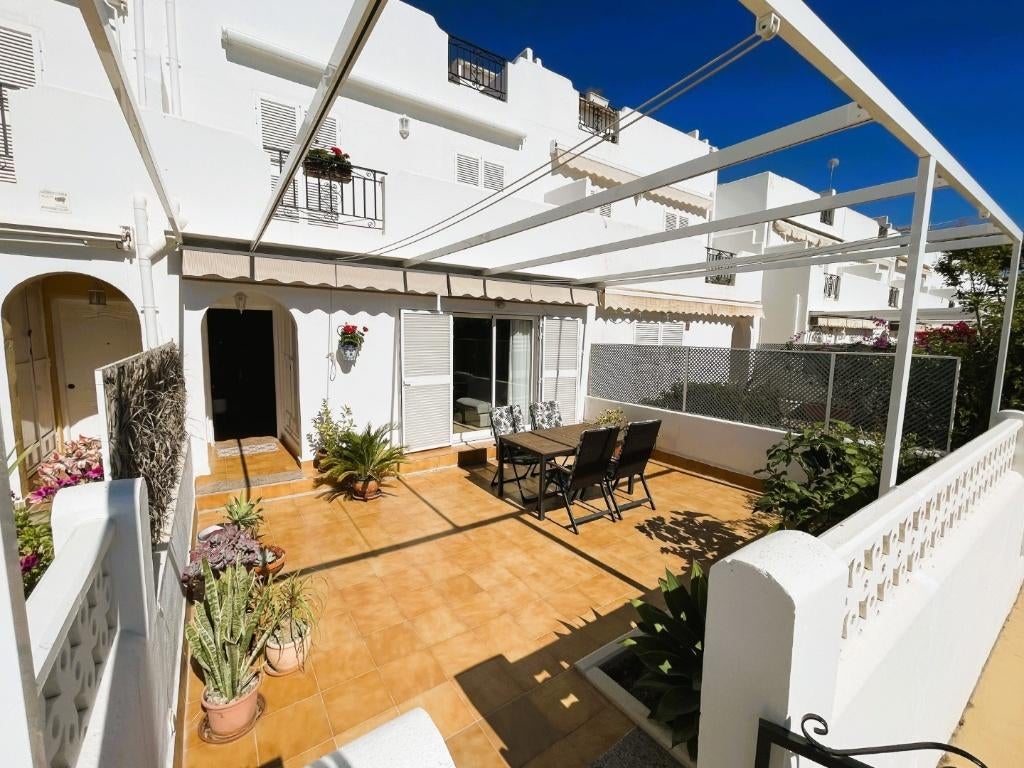 Élégante maison en duplex rénovée et terrasse sur le toit, Village, Vera Playa, 113 m², 2 pièces