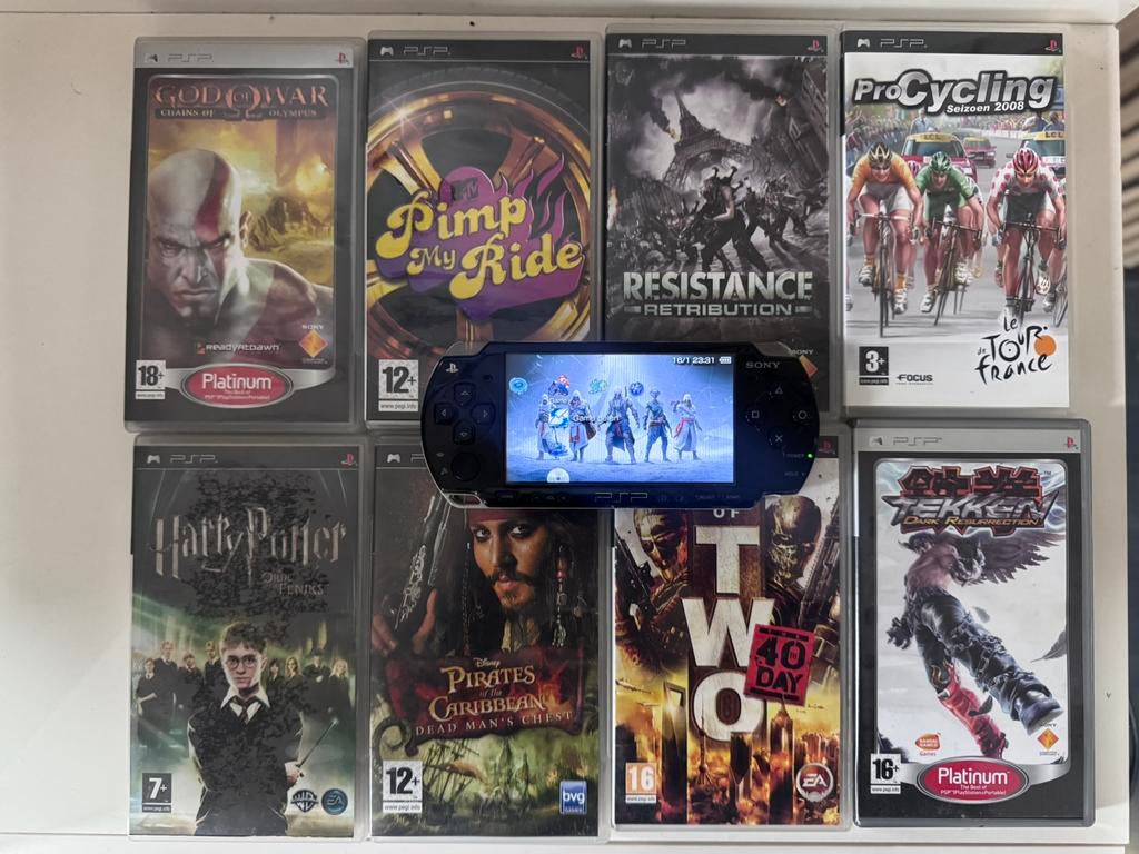 PSP 2000 - 8 Spelletjes, Consoles de jeu & Jeux vidéo, Consoles de jeu | Sony PSP, Comme neuf, Enlèvement, PSP, Avec jeux