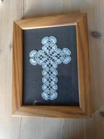Handkloswerkje kruis, oud, Huis en Inrichting, Woonaccessoires | Lijsten, Ophalen of Verzenden