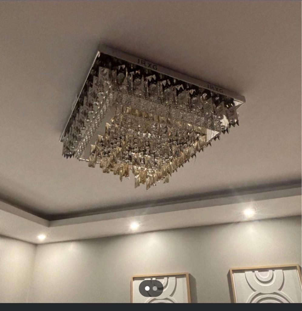 Lustre, Enlèvement, Utilisé