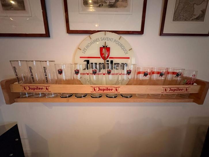 Jupiler meter glazen en klok, Verzamelen, Biermerken, Zo goed als nieuw, Reclamebord, Plaat of Schild, Jupiler, Ophalen