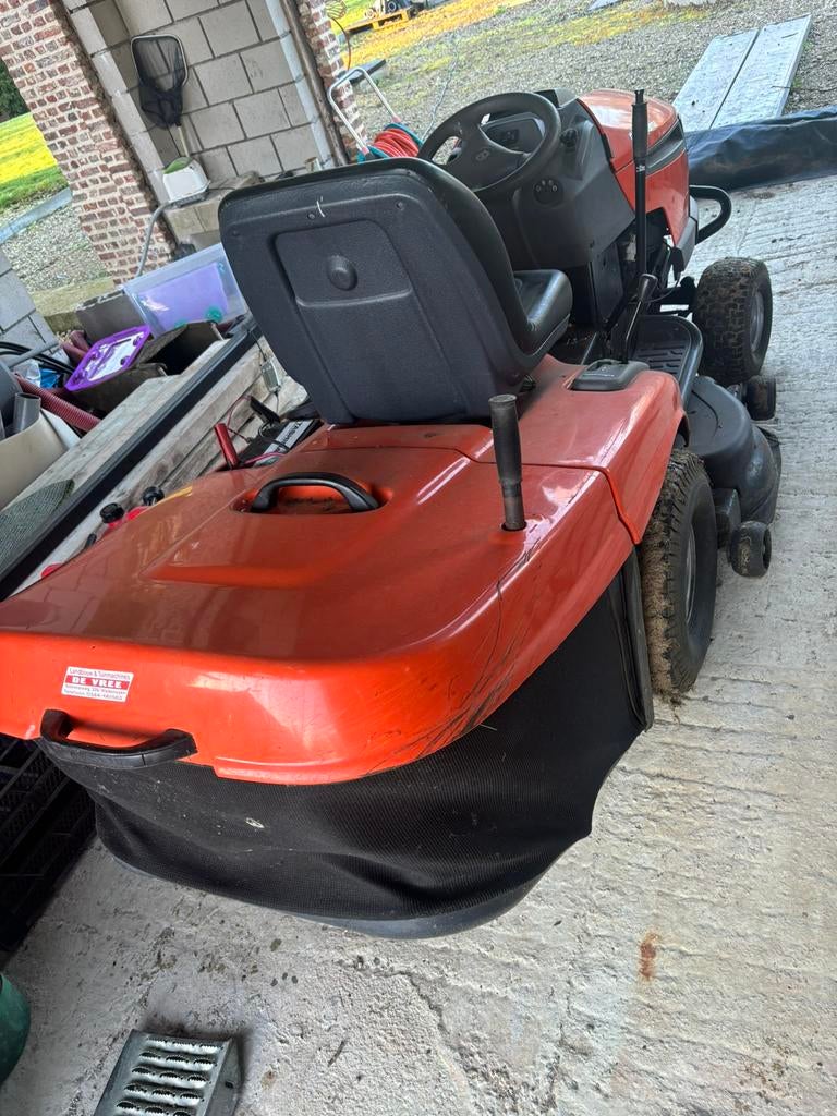 Husqvarna zitmaaier. 2 cilinder. 1m07 maaidek, Particulier