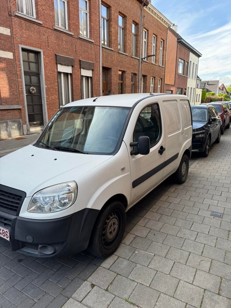 fiat doblo cargo, Autos, Camionnettes & Utilitaires, Achat, 750 kg, Boîte manuelle, Particulier