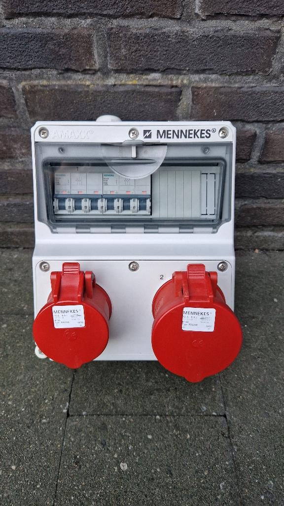 Mennekes contactdoos combinatie 1x16A 5P / 1x32A 5P (Nieuw), Bricolage & Construction, Électricité & Câbles, Neuf, Interrupteur