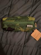 Kangourou etui dinosaurus print – nieuw met label, Diversen, Schoolbenodigdheden, Ophalen, Zo goed als nieuw