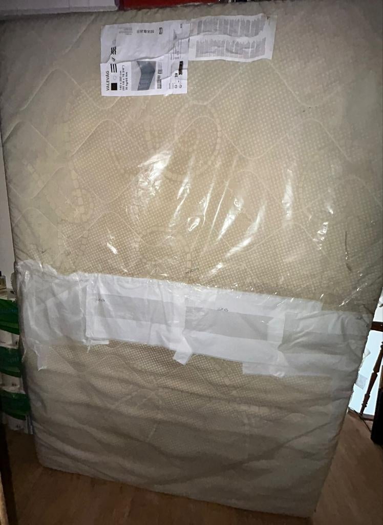 GRATIS matras 140 cm x 200 cm x 25 cm, Ophalen, 200 cm, 140 cm