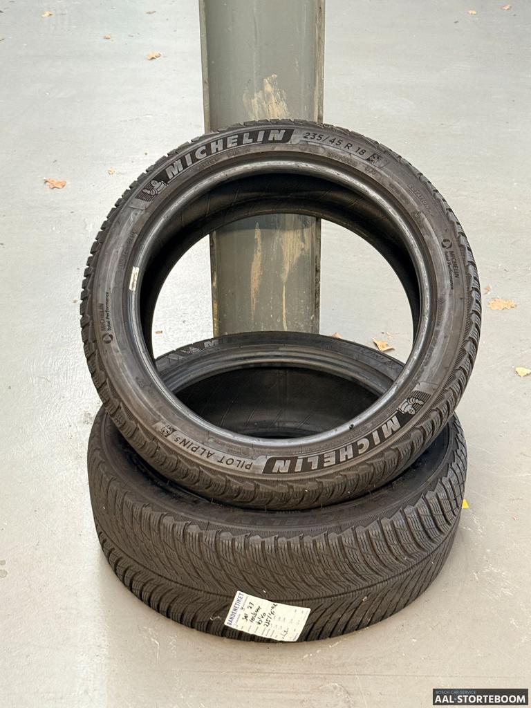 2x winterband 235/45 R18 94V Michelin Pilot Alpin 5, Ophalen, 18 inch, Gebruikt, -