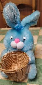zittende paashaas met mandje tussen de benen 18/19cm, Enlèvement ou Envoi