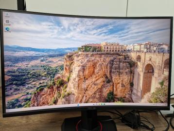 Asus TUF QHD 27 inch curved gaming monitor 165Hz beschikbaar voor biedingen