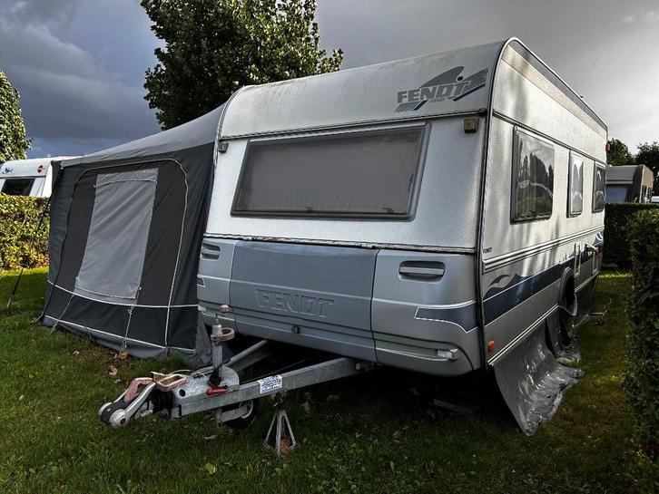 Fendt Platin, Caravanes & Camping, Caravanes, Particulier, jusqu'à 4, 1500 - 2000 kg, Banquette en rond, Fendt, 2 lits séparés