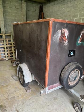 aanhangwagen beschikbaar voor biedingen