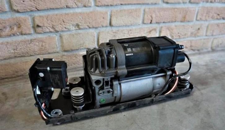 BMW COMPRESSOR LUCHTPOMP LUCHTVERING F01 F02 F04 F11 X5 X6, Auto-onderdelen, Ophanging en Onderstel, BMW, Ophalen