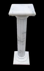 Ancienne haute base en marbre, Enlèvement