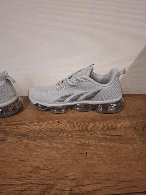 Nieuwe loopschoenen of wandelschoenen, Sport en Fitness, Loopsport en Atletiek, Nieuw, Hardloopschoenen, Ophalen of Verzenden