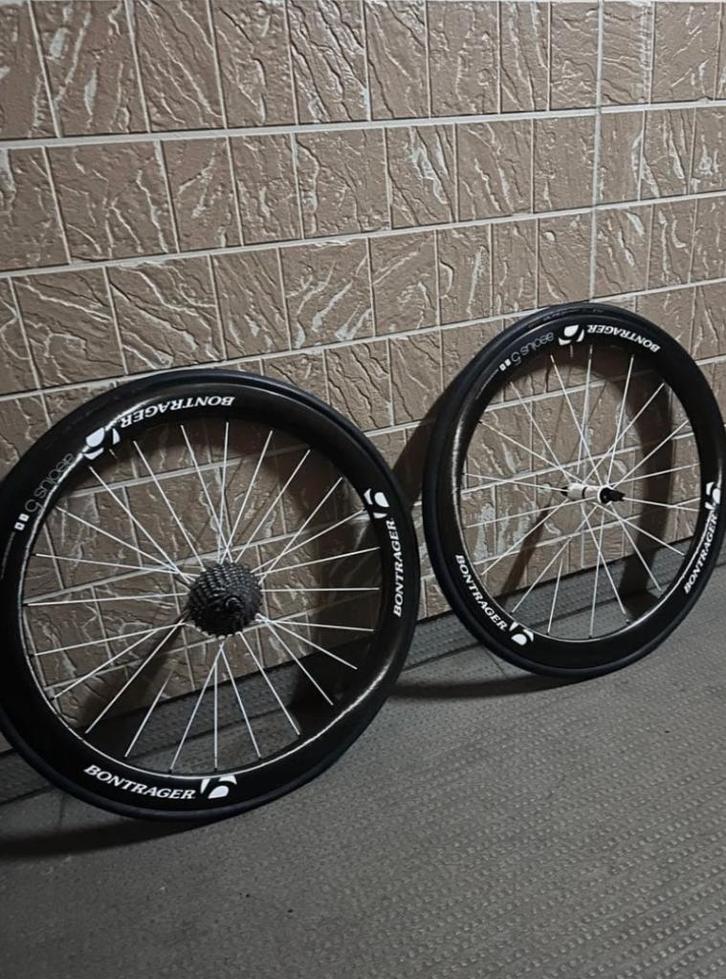 Bontrager Ailes 5 D3 Clincher, Fietsen en Brommers, Fietsonderdelen, Gebruikt, Racefiets, Wiel, Ophalen of Verzenden