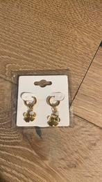 Oorbellen met bloemetjes, Overige materialen, Nieuw, Ophalen of Verzenden, Knopjes of Stekers