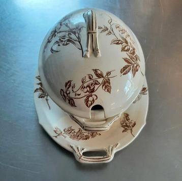 Soepterrine en dienschaal beschikbaar voor biedingen