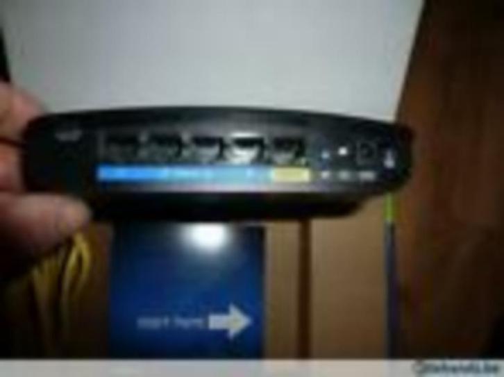 router linksys E1500, Informatique & Logiciels, Commutateurs réseau, Utilisé, Enlèvement ou Envoi